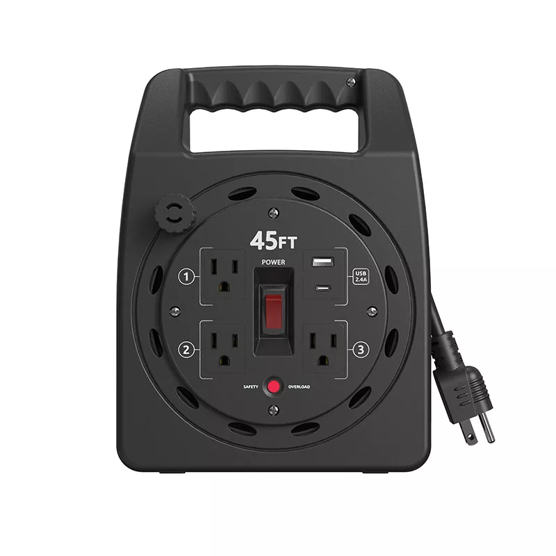 3 vývody USB2.4A Plastová naviják 45 stop s ochranou přetížení 3 vývody USB2.4A Plastová naviják 45 stop s ochranou přetížení